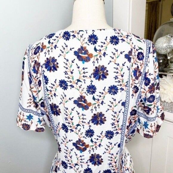 Lucky Floral Printed Keyhole Blouse Small - Picture 8 of 10